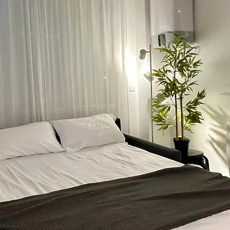 Apartamento Paris 2 Pieces, Metro Ligne 1 Et Disneyland Rer A